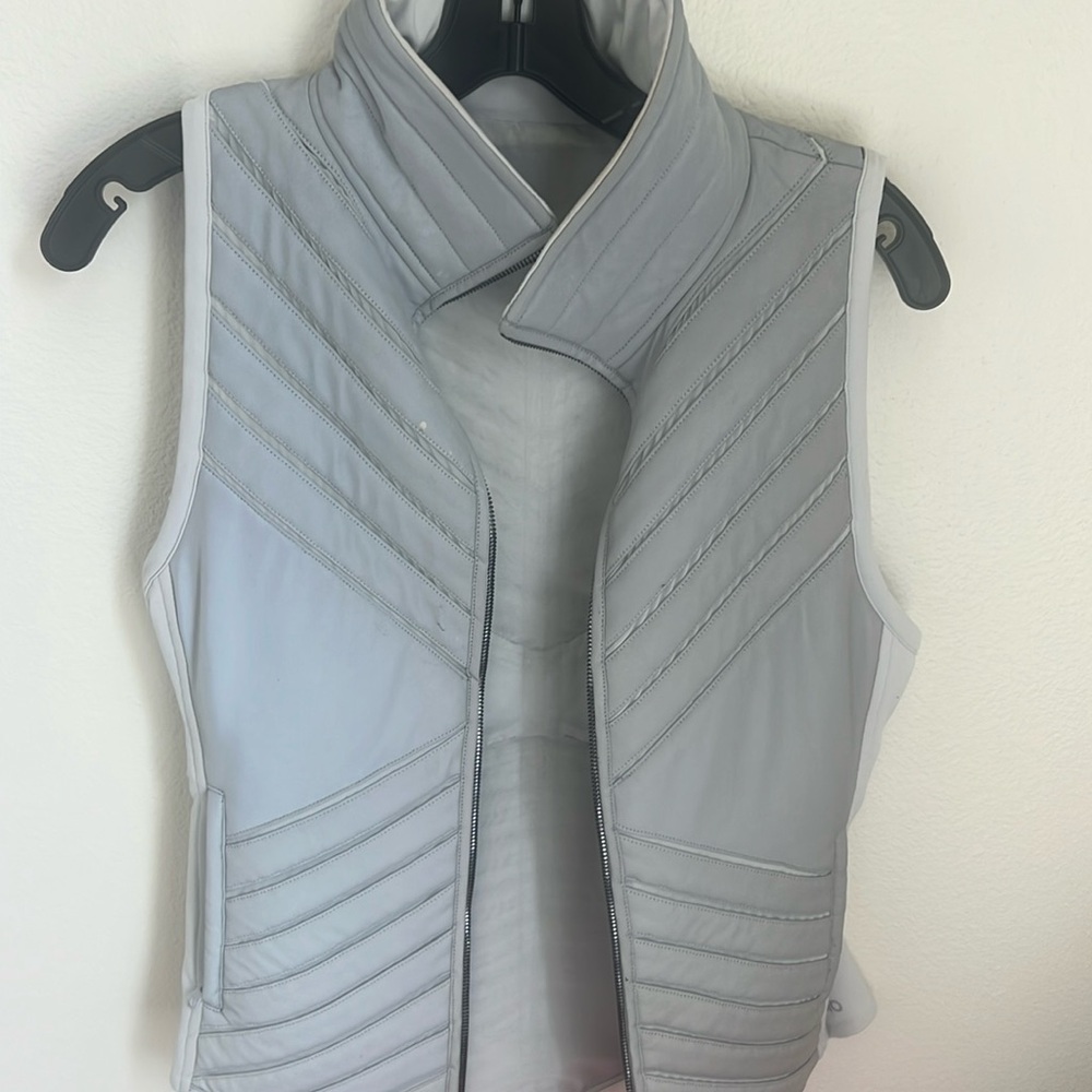 Alo Vest